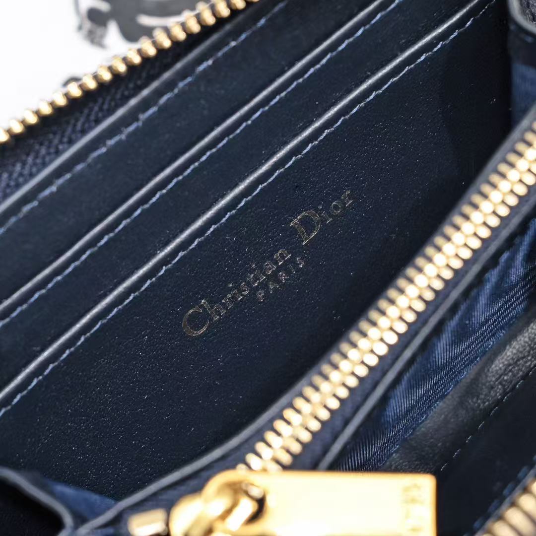 Classic Women's Wallet-082701