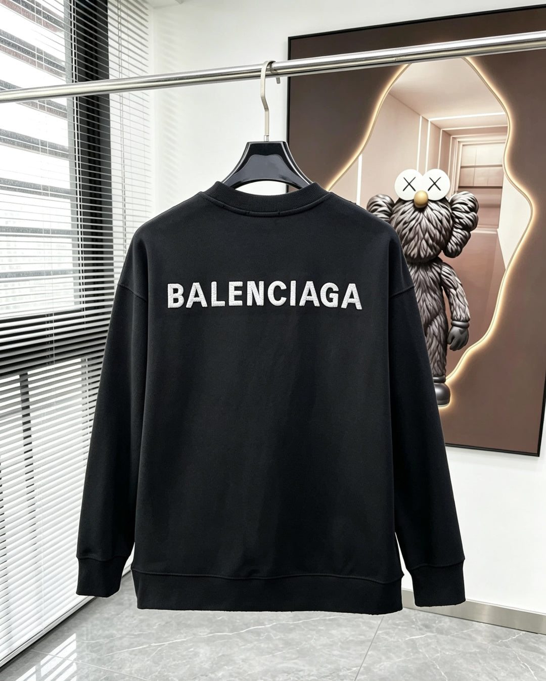 Classic Sweatshirt - 01