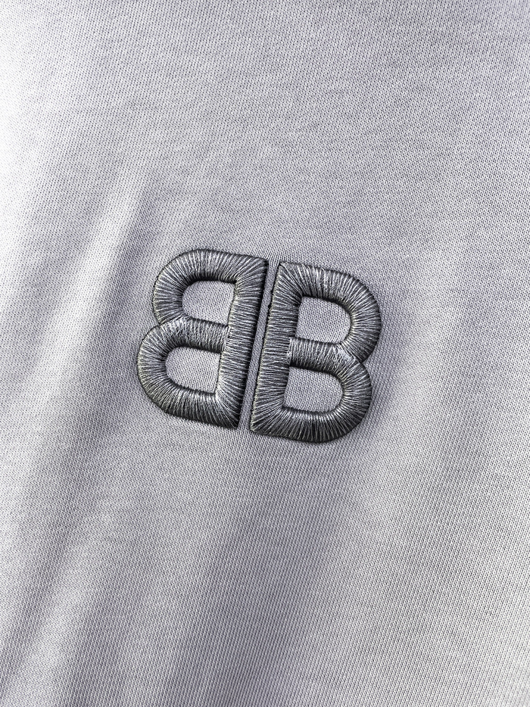 Classic Sweatshirt - 01