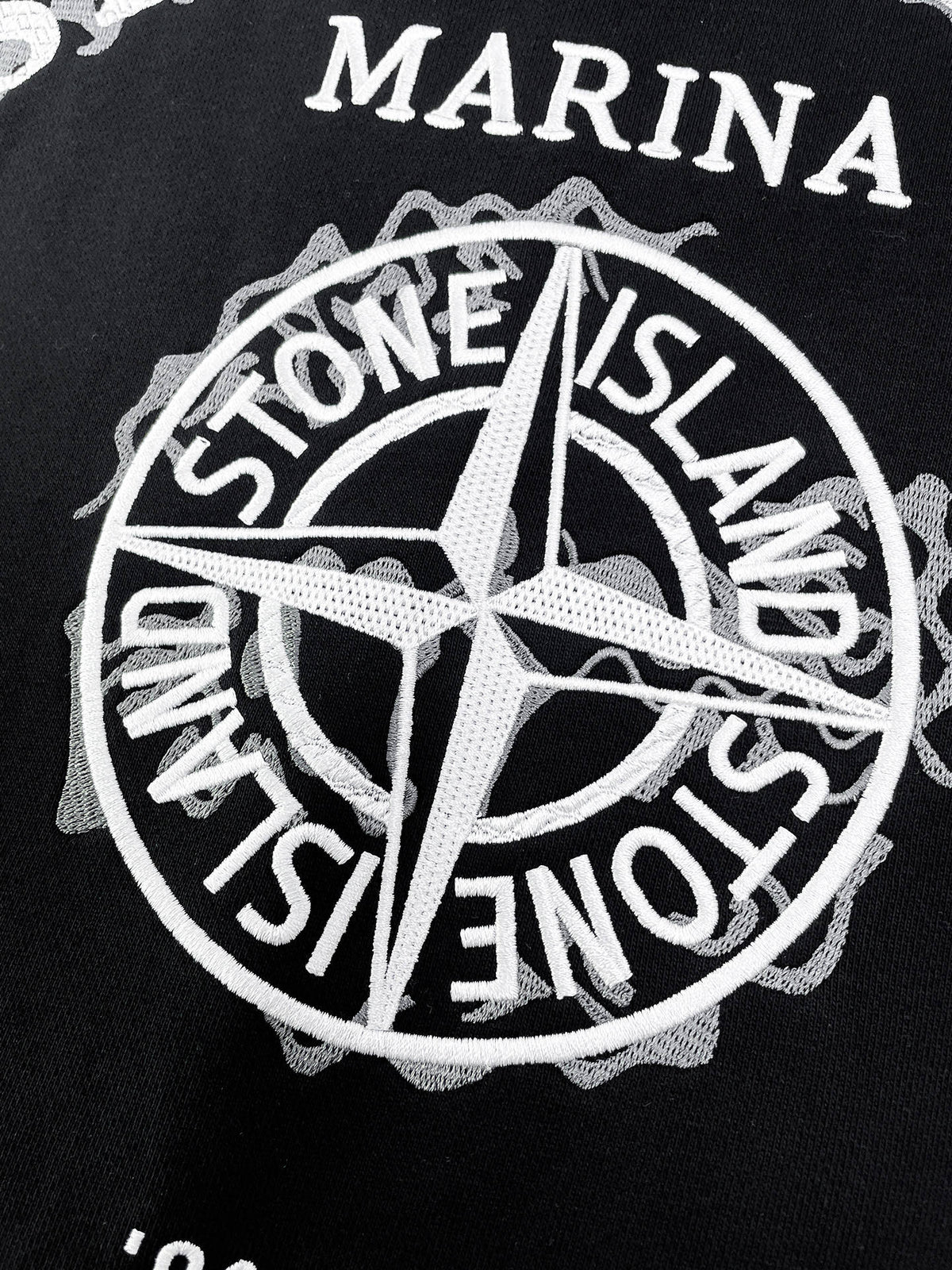 Classic Sweatshirt - 04