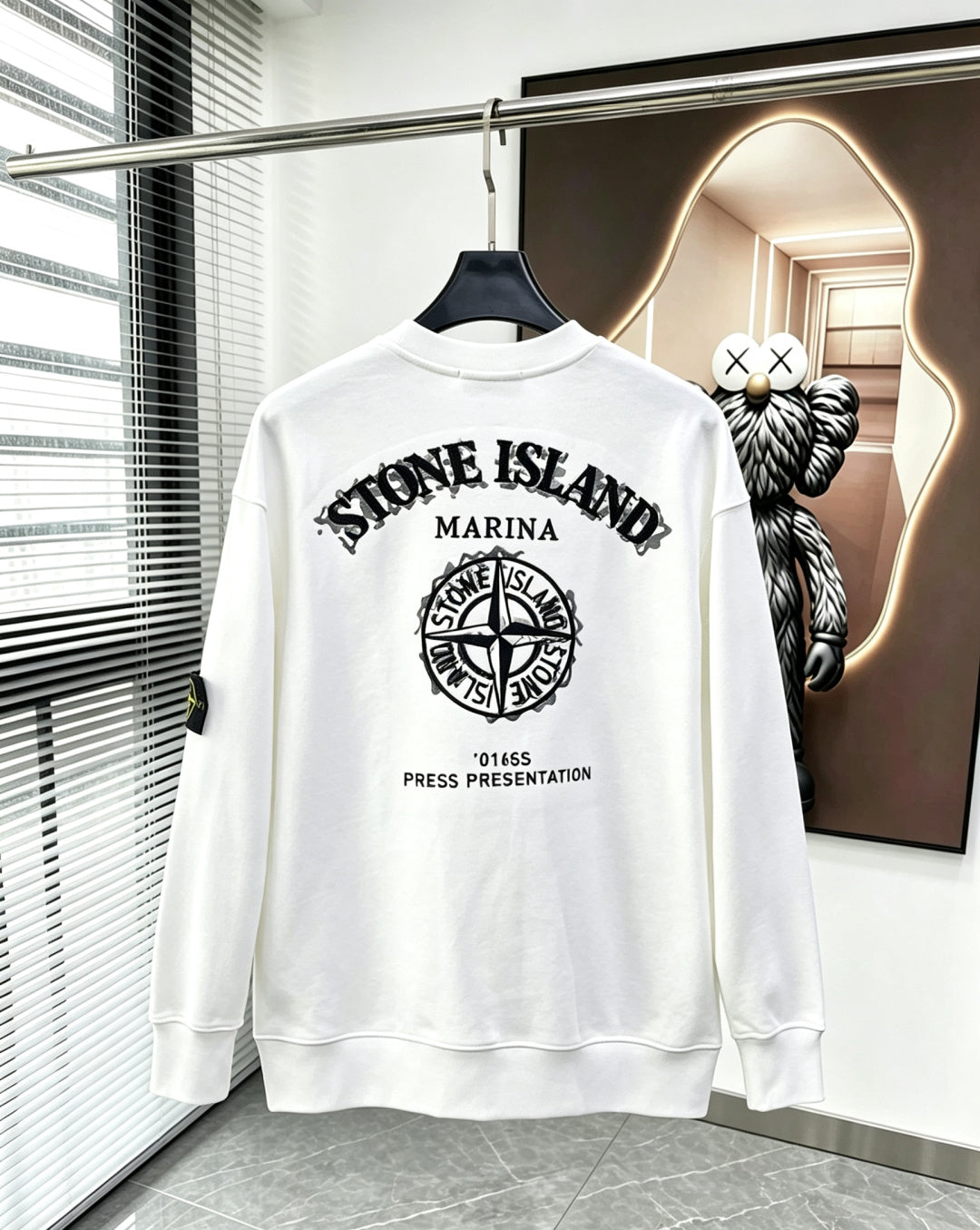 Classic Sweatshirt - 04