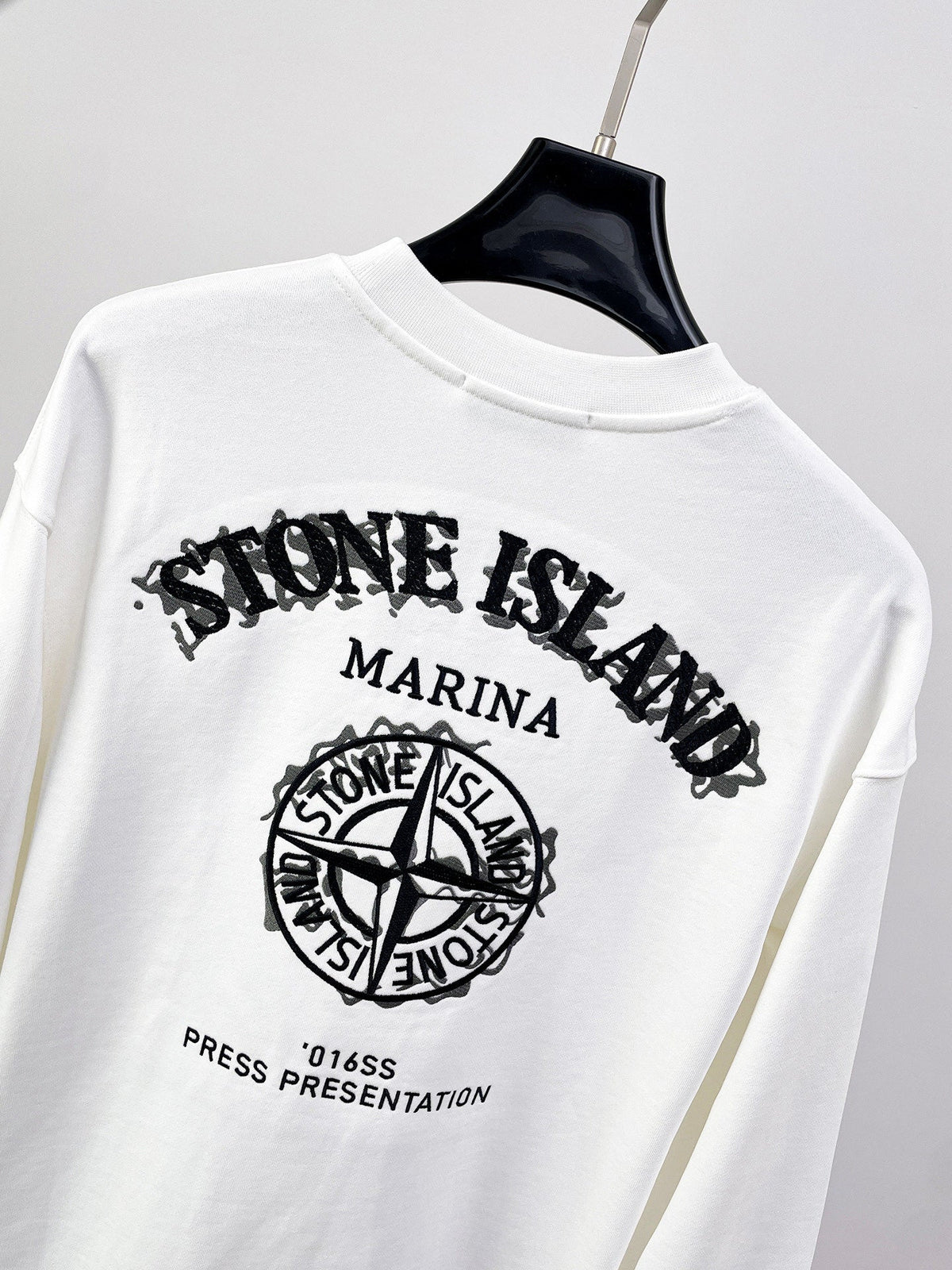Classic Sweatshirt - 04