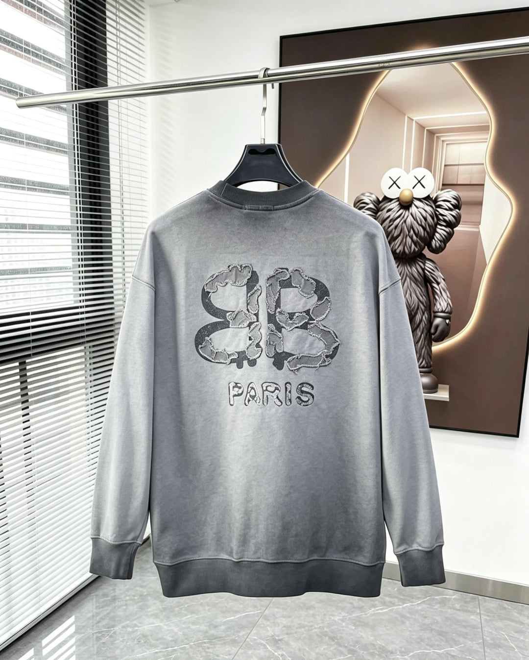 Classic Sweatshirt - 05