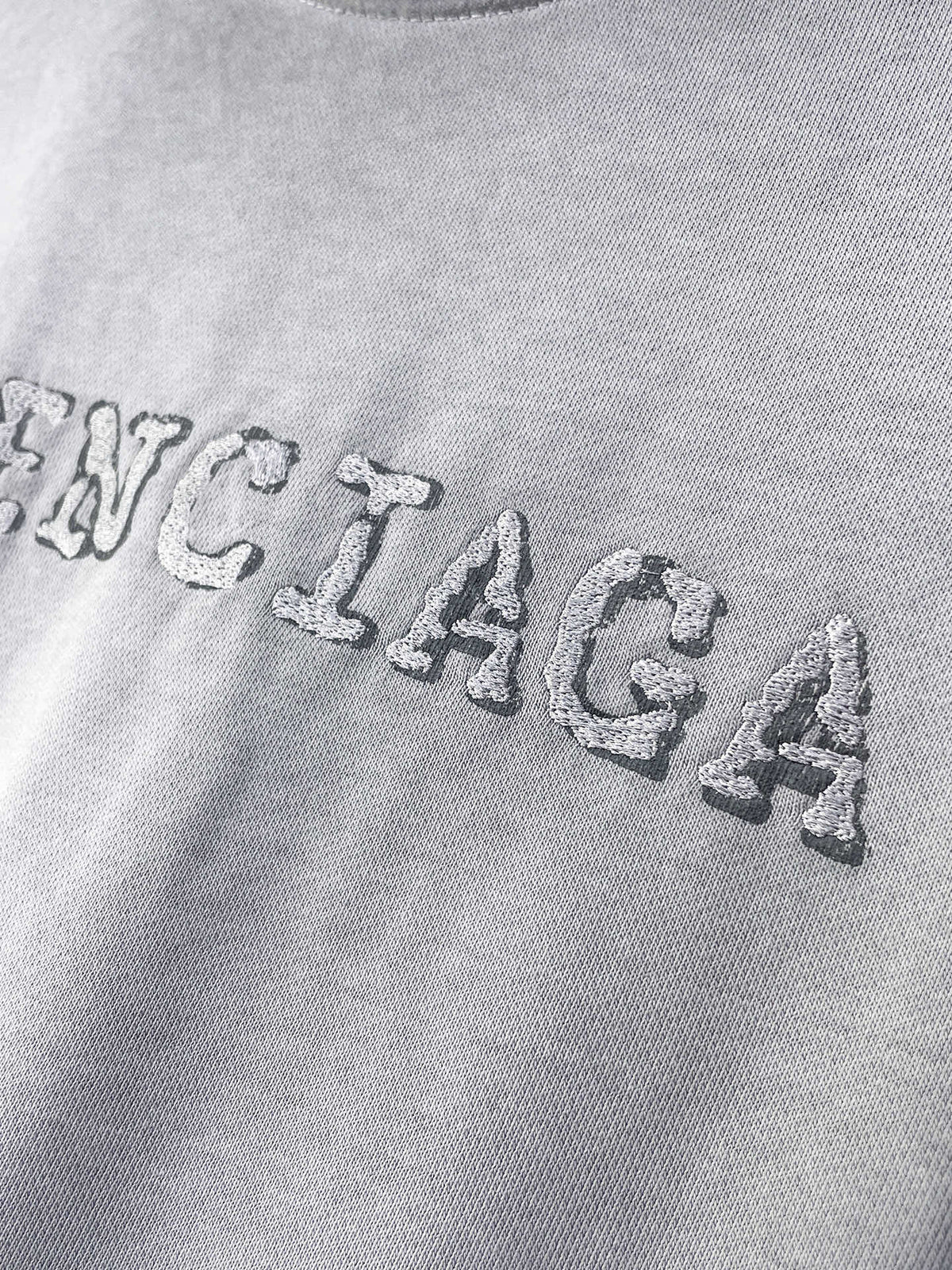 Classic Sweatshirt - 05