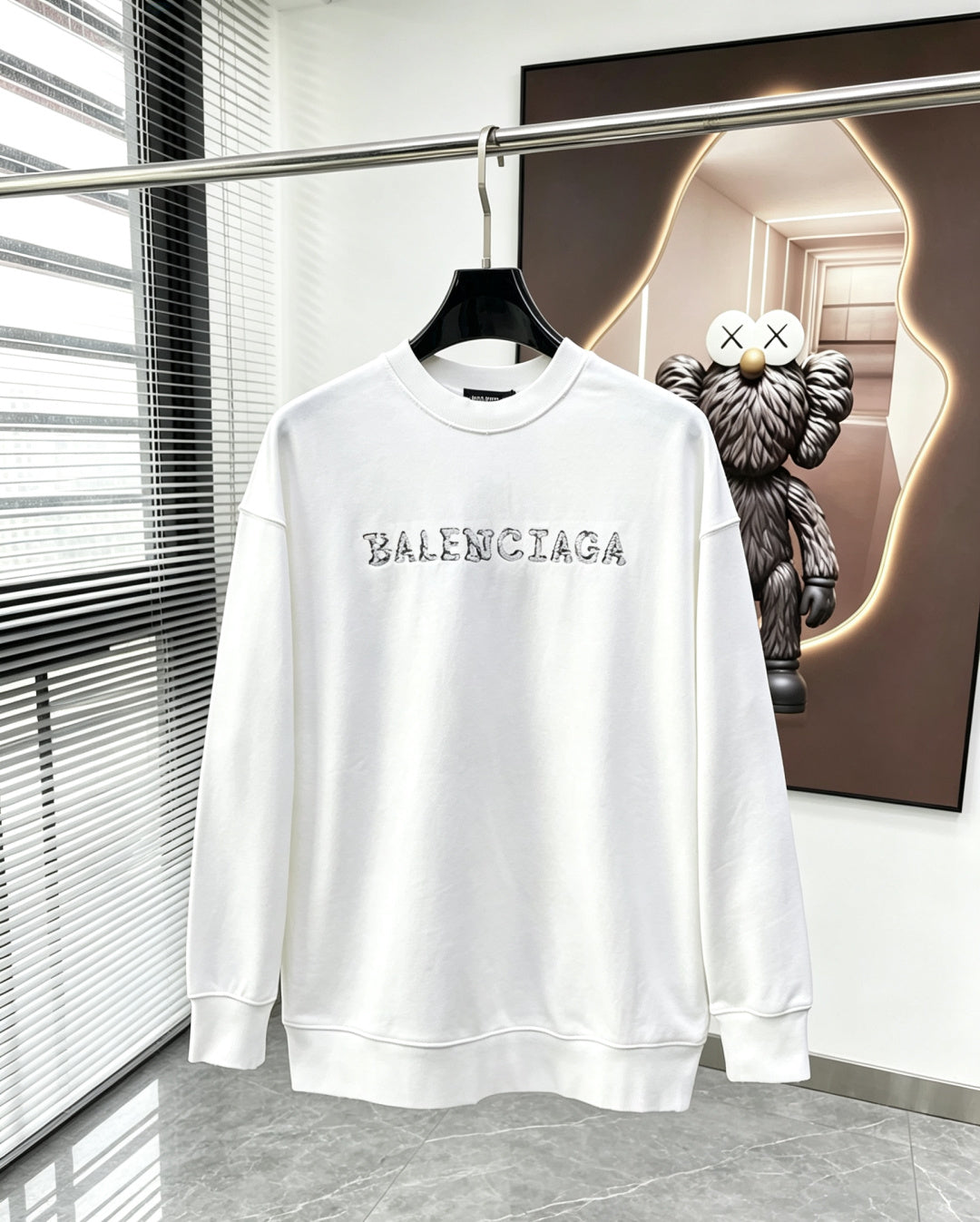 Classic Sweatshirt - 05