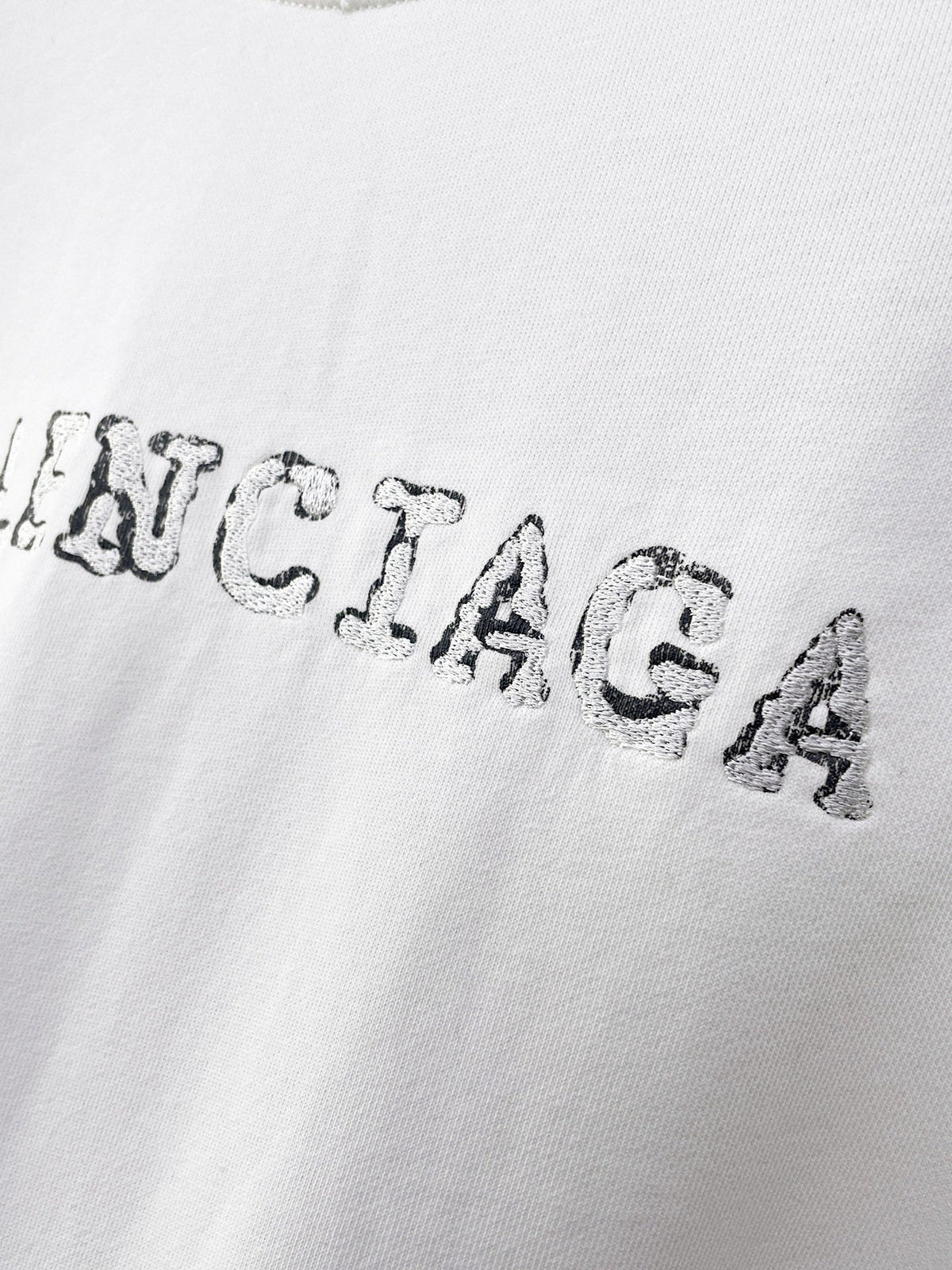 Classic Sweatshirt - 05