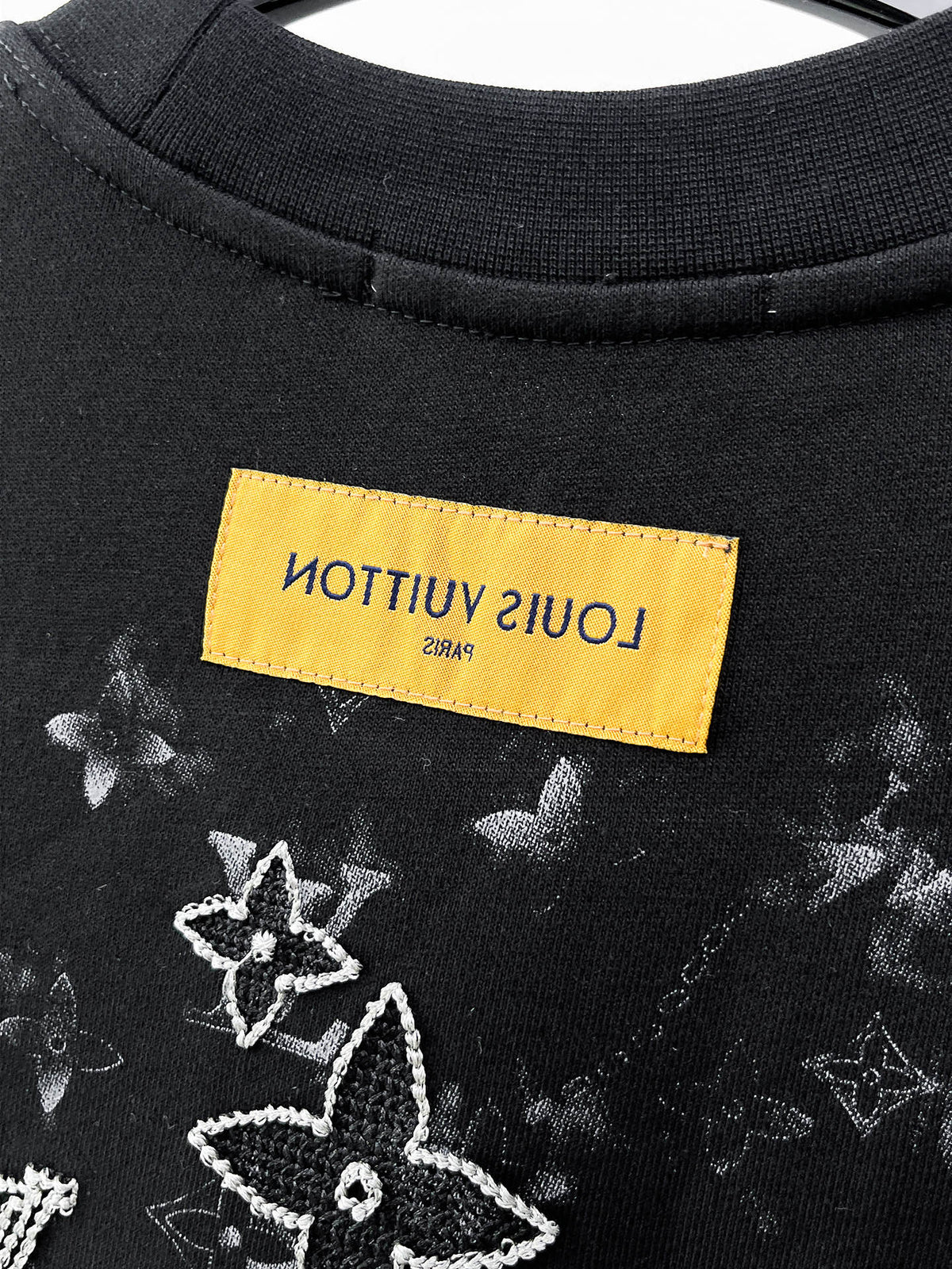 Classic Sweatshirt - 09