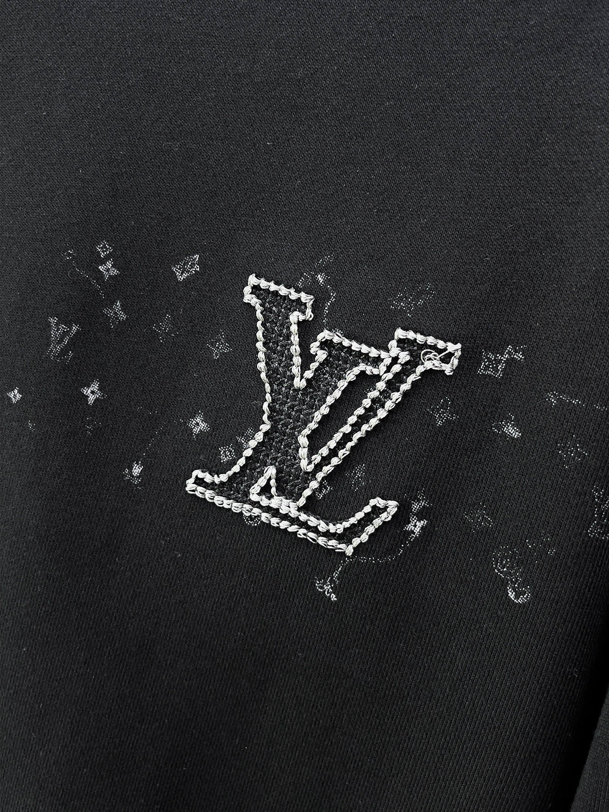 Classic Sweatshirt - 09