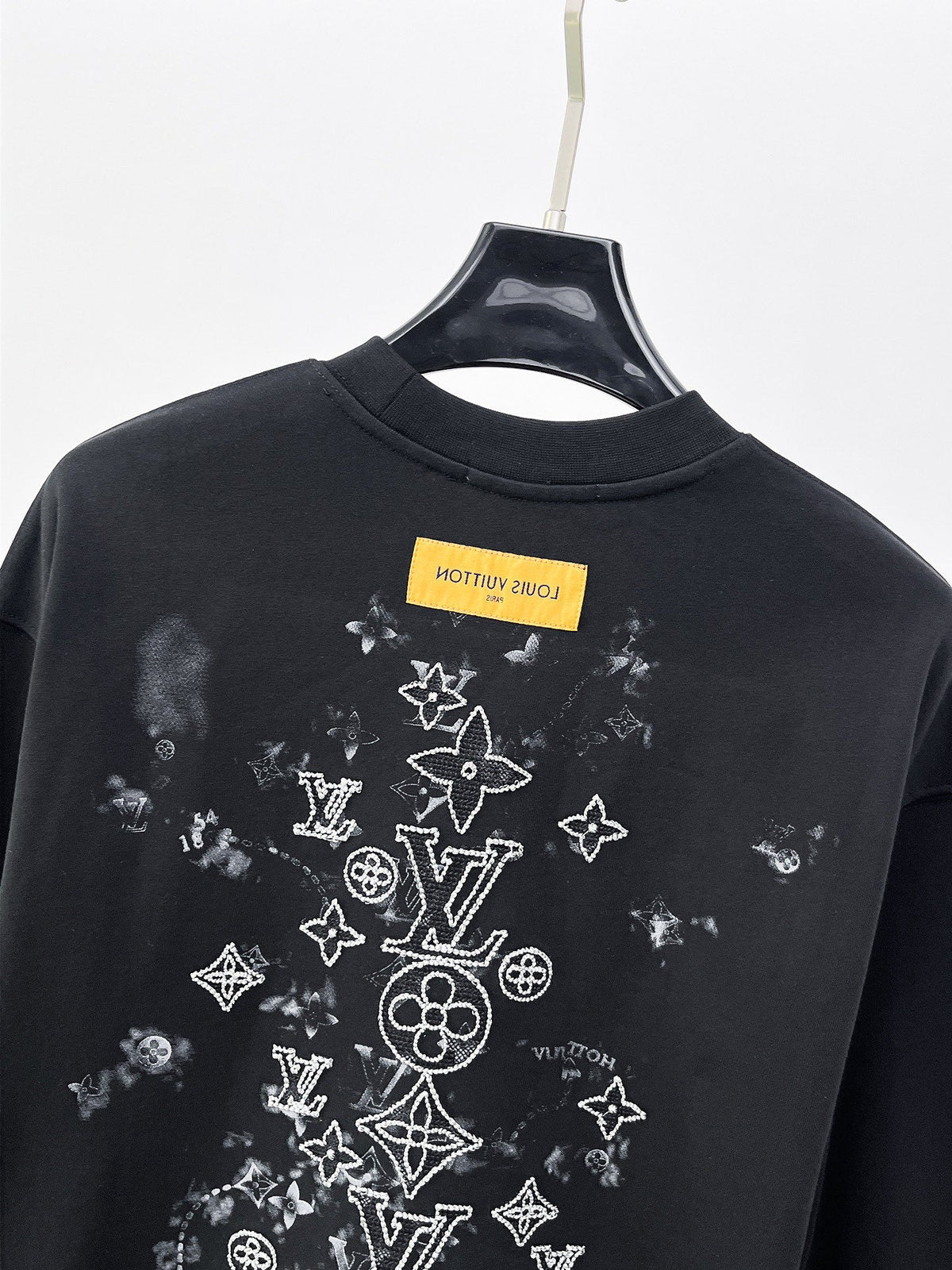 Classic Sweatshirt - 09