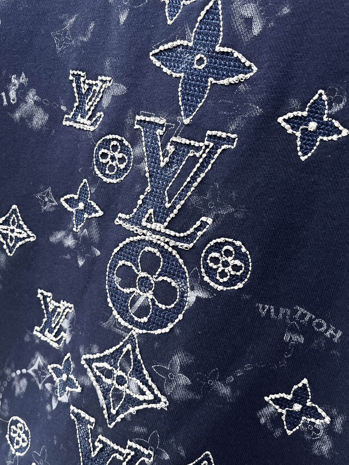 Classic Sweatshirt - 09