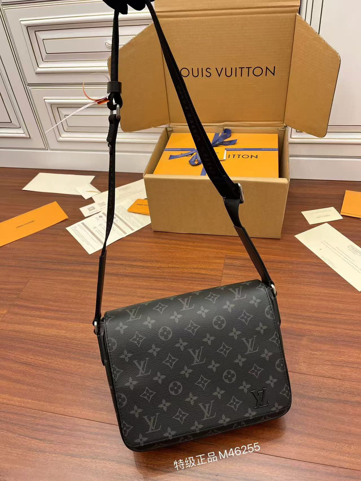 Exquisite leather bags-67250809