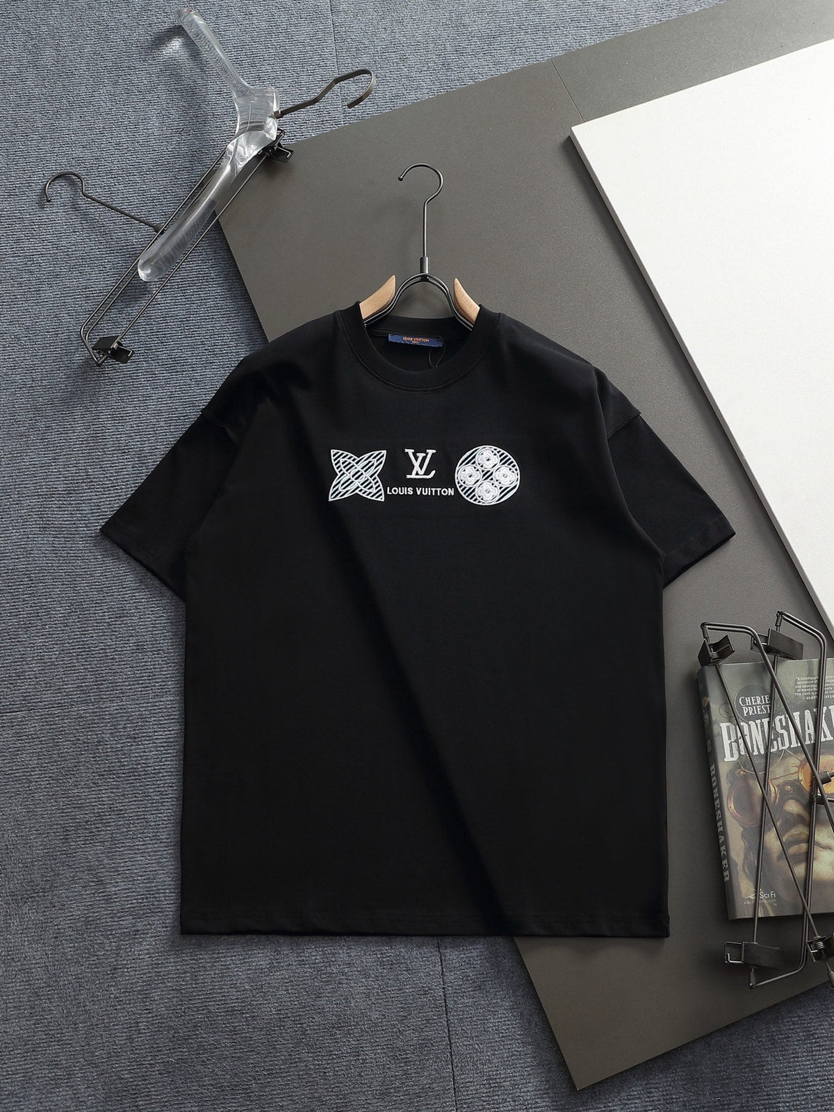 Classic T-shirt-320