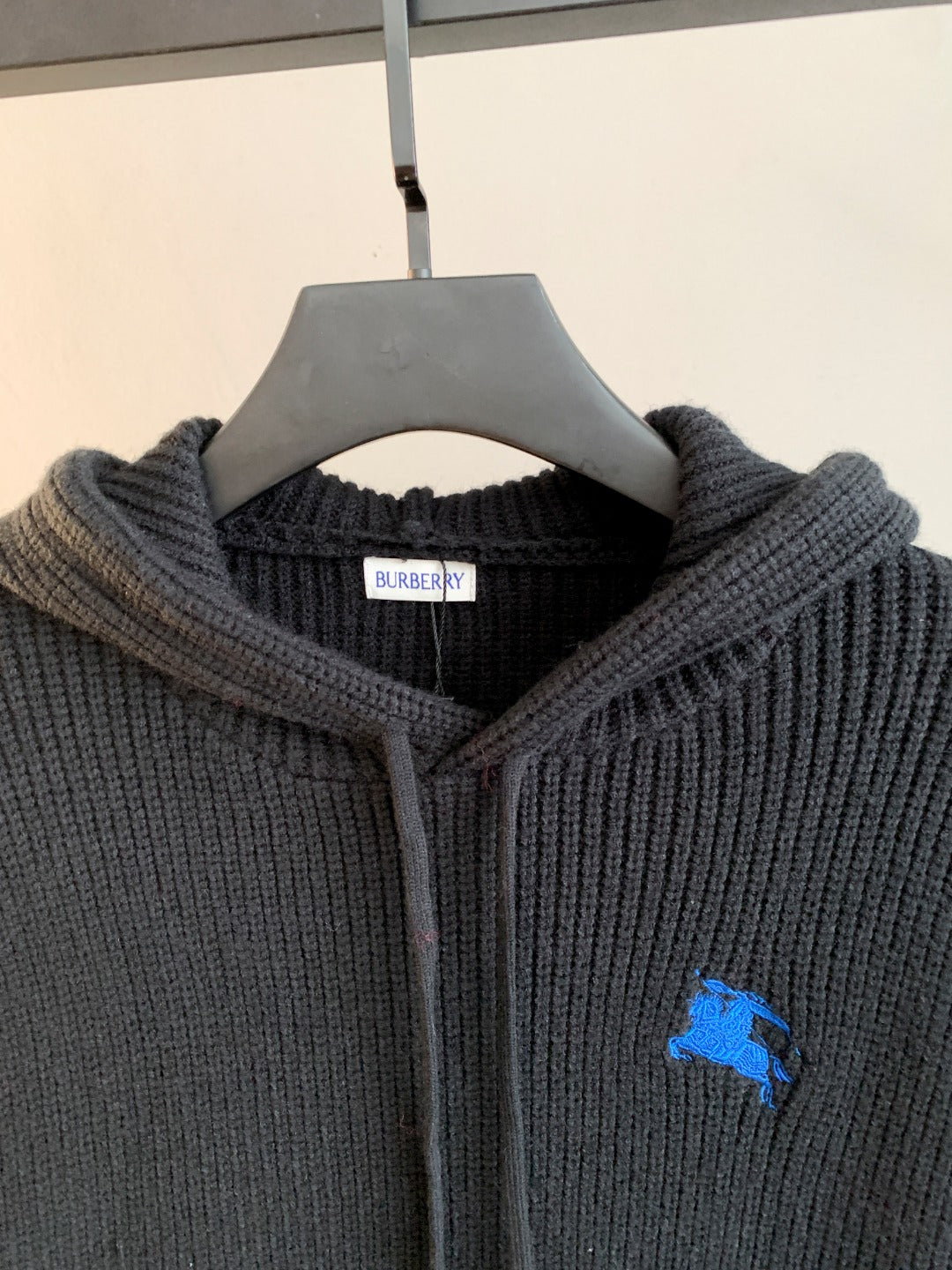 Classic Fit Hoodie-1102