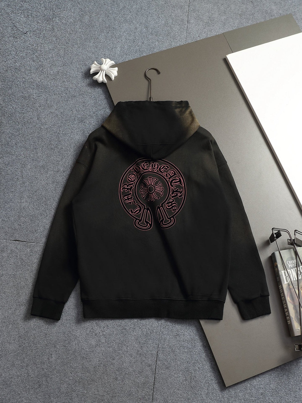Classic Fit Hoodie-1117