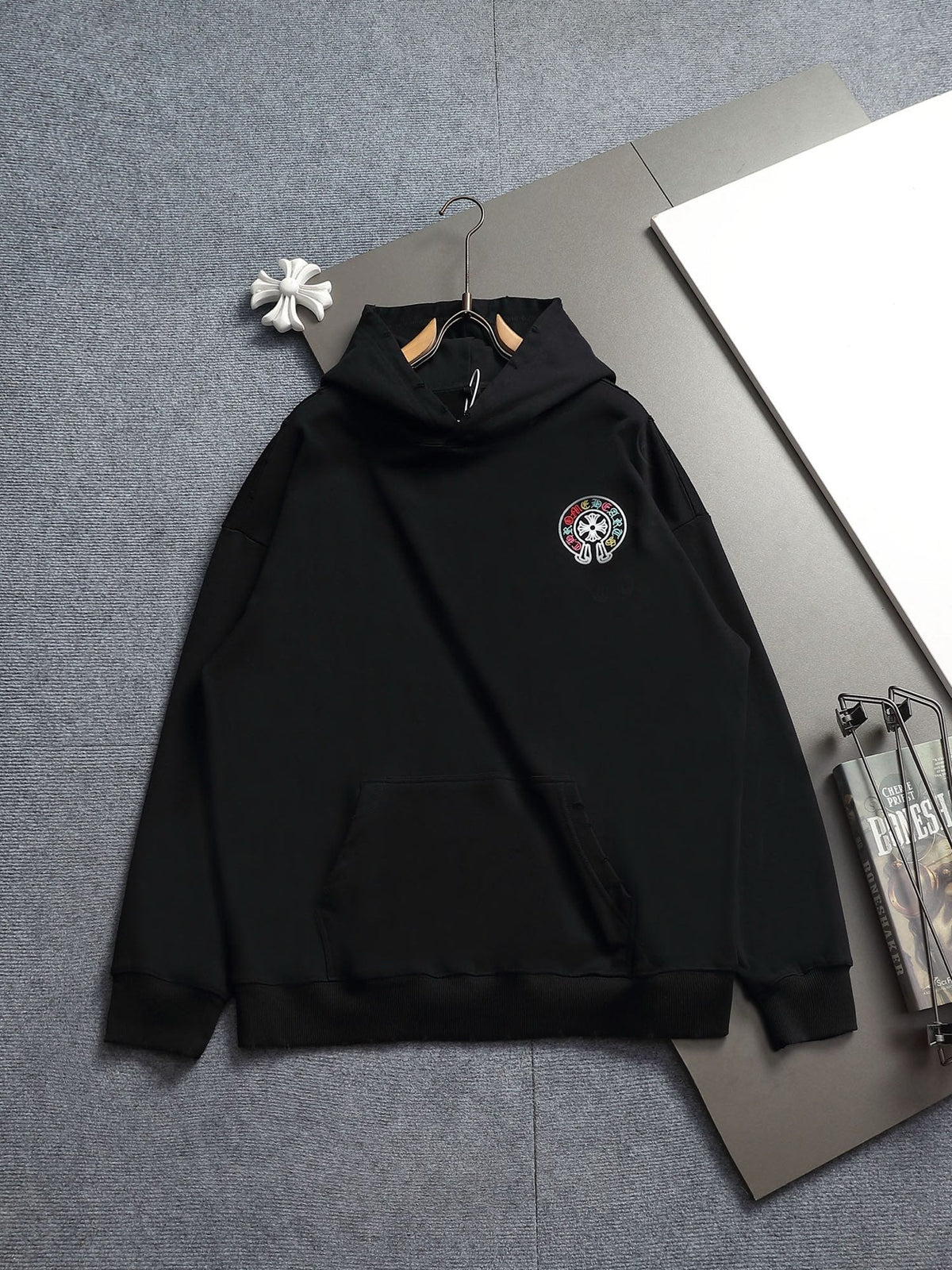 Classic Fit Hoodie-1129