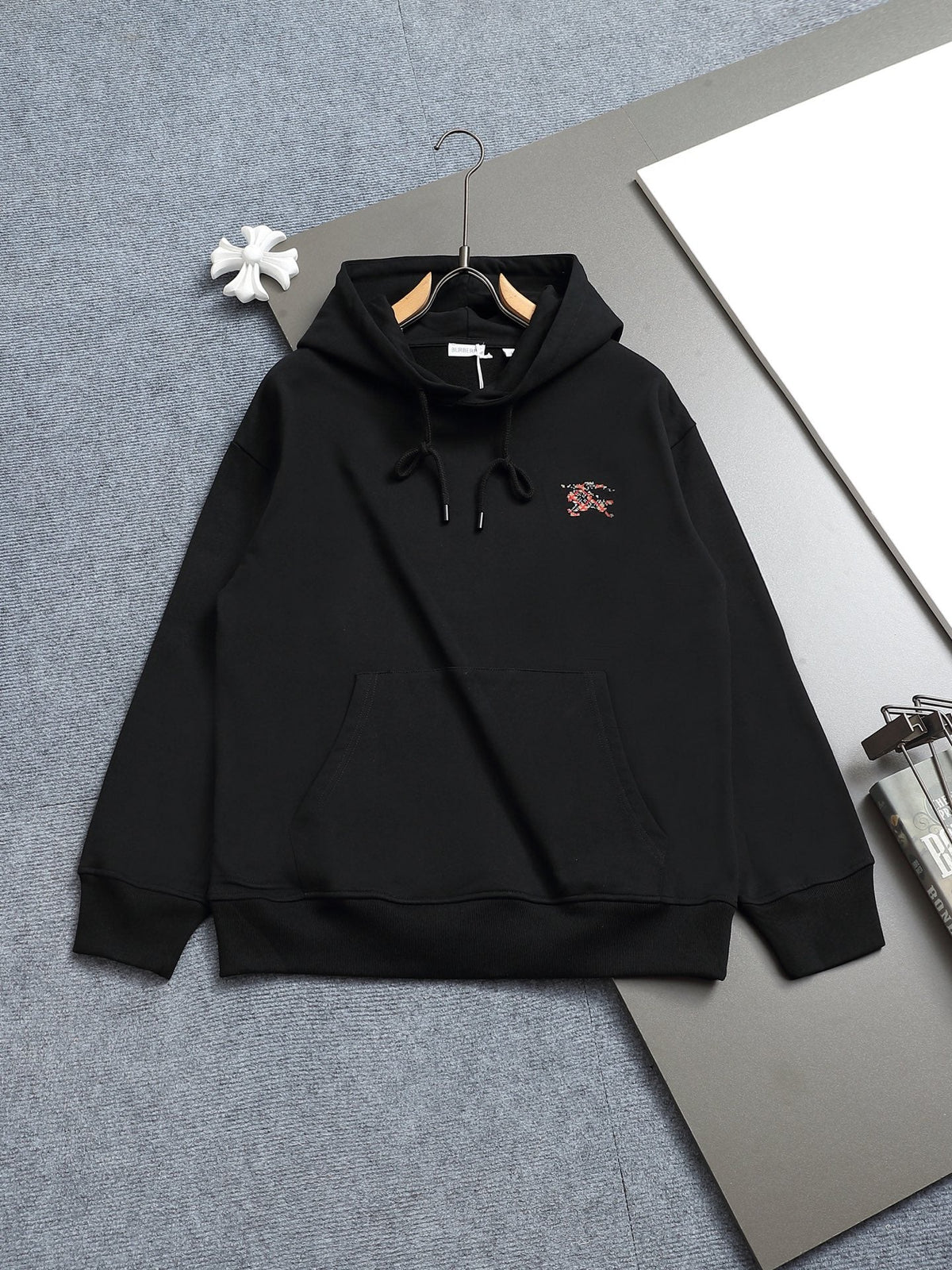 Classic Fit Hoodie-1148