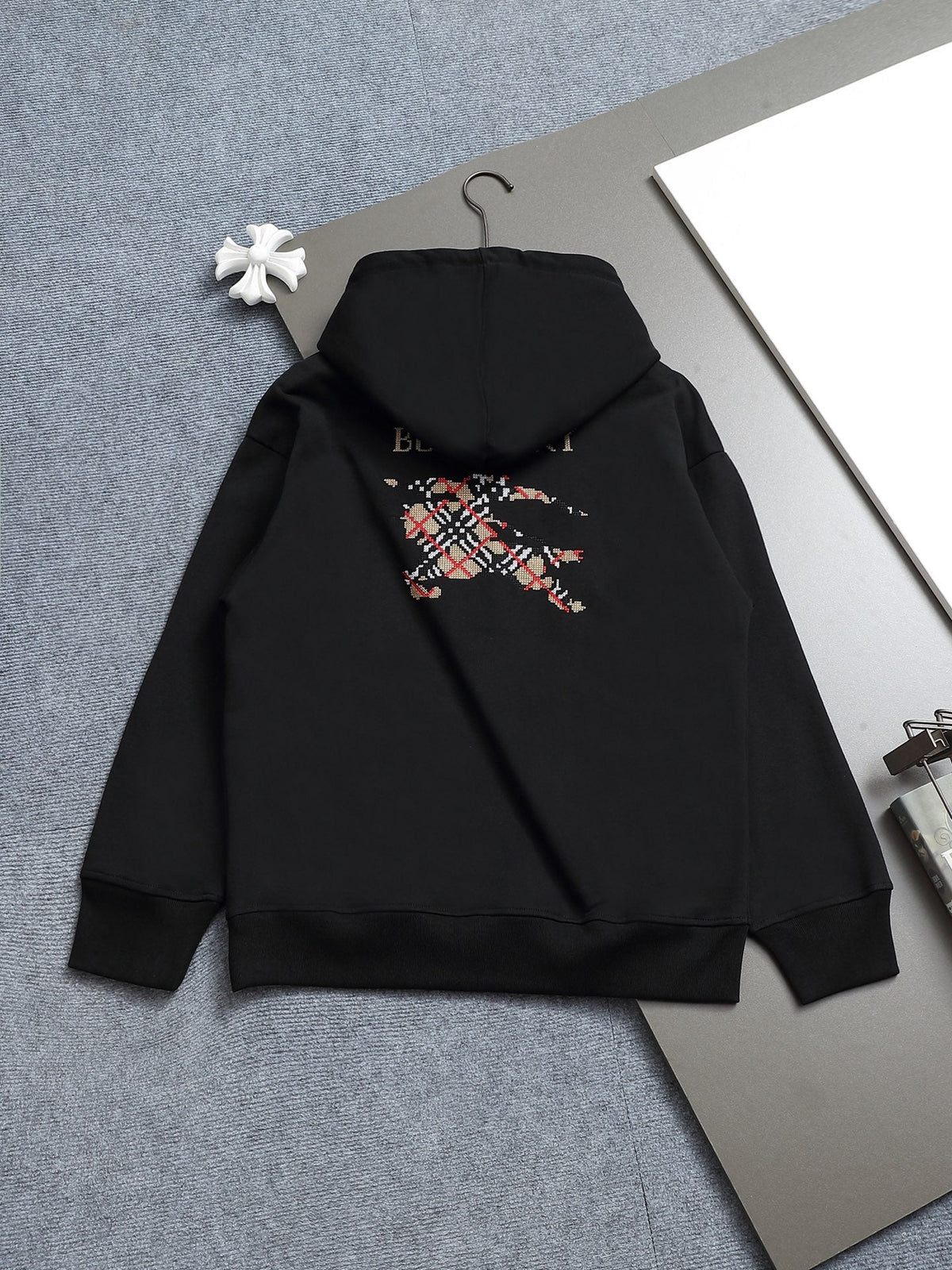 Classic Fit Hoodie-1148