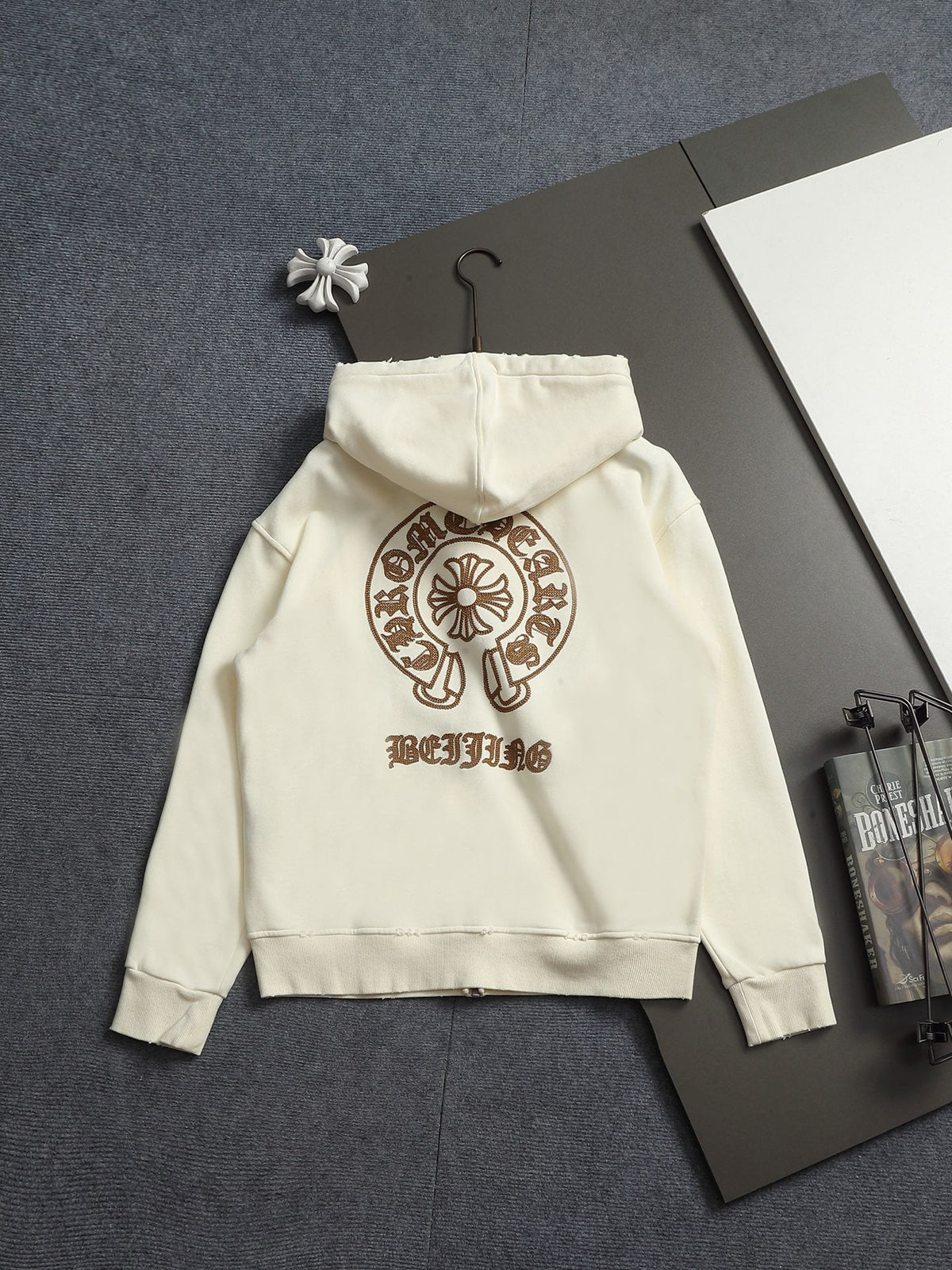 Classic Fit Hoodie-1159
