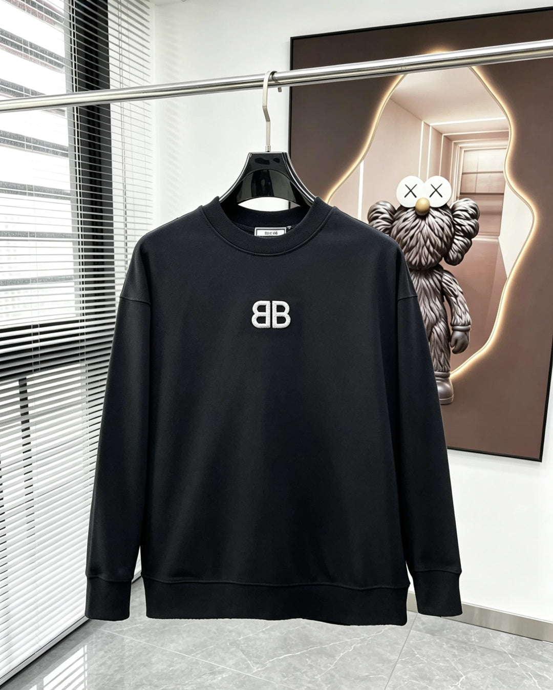 Classic Sweatshirt - 01