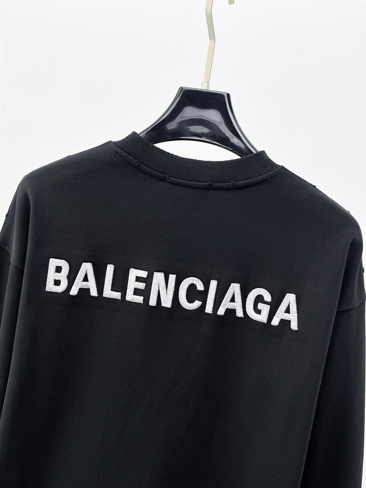 Classic Sweatshirt - 01
