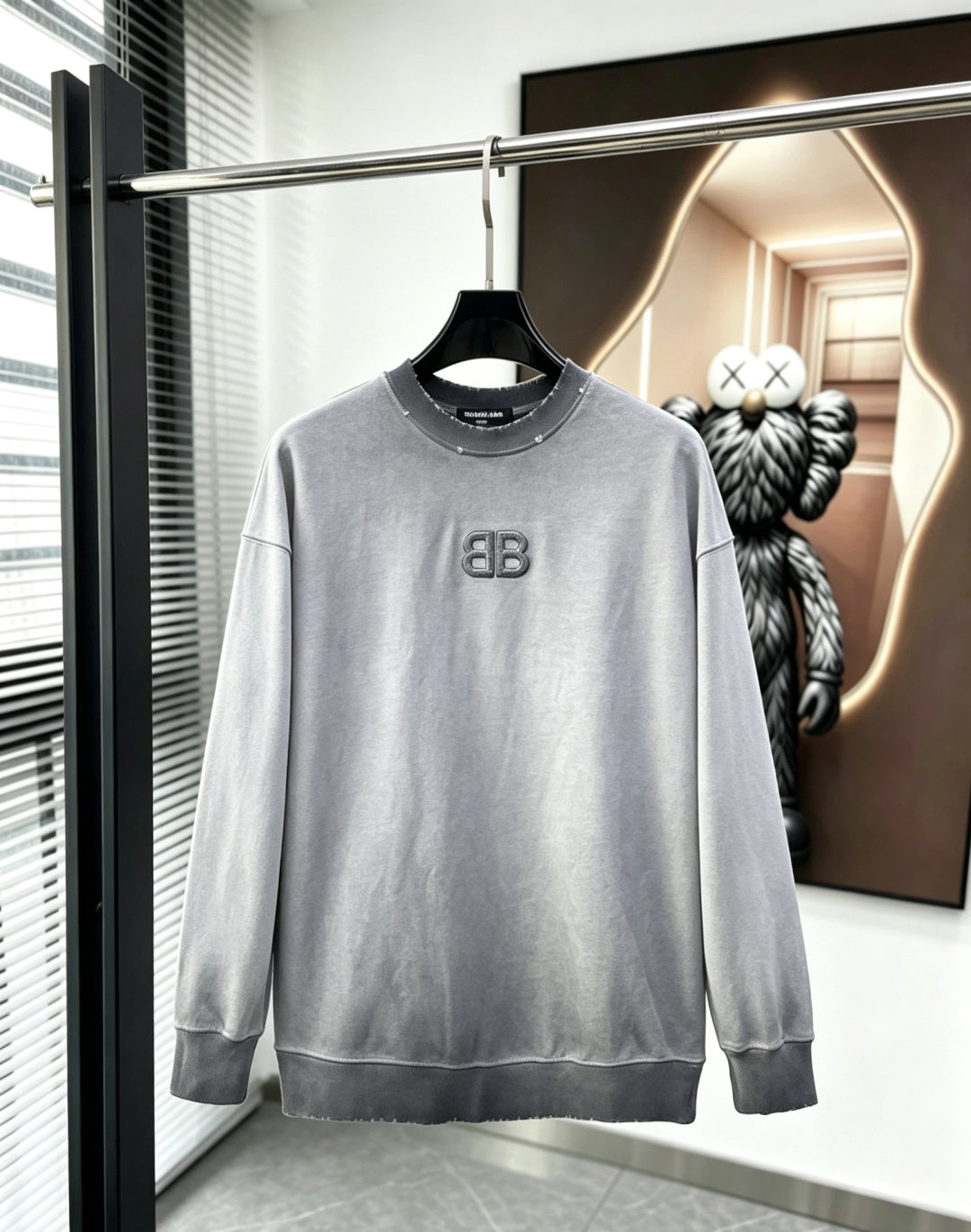 Classic Sweatshirt - 01