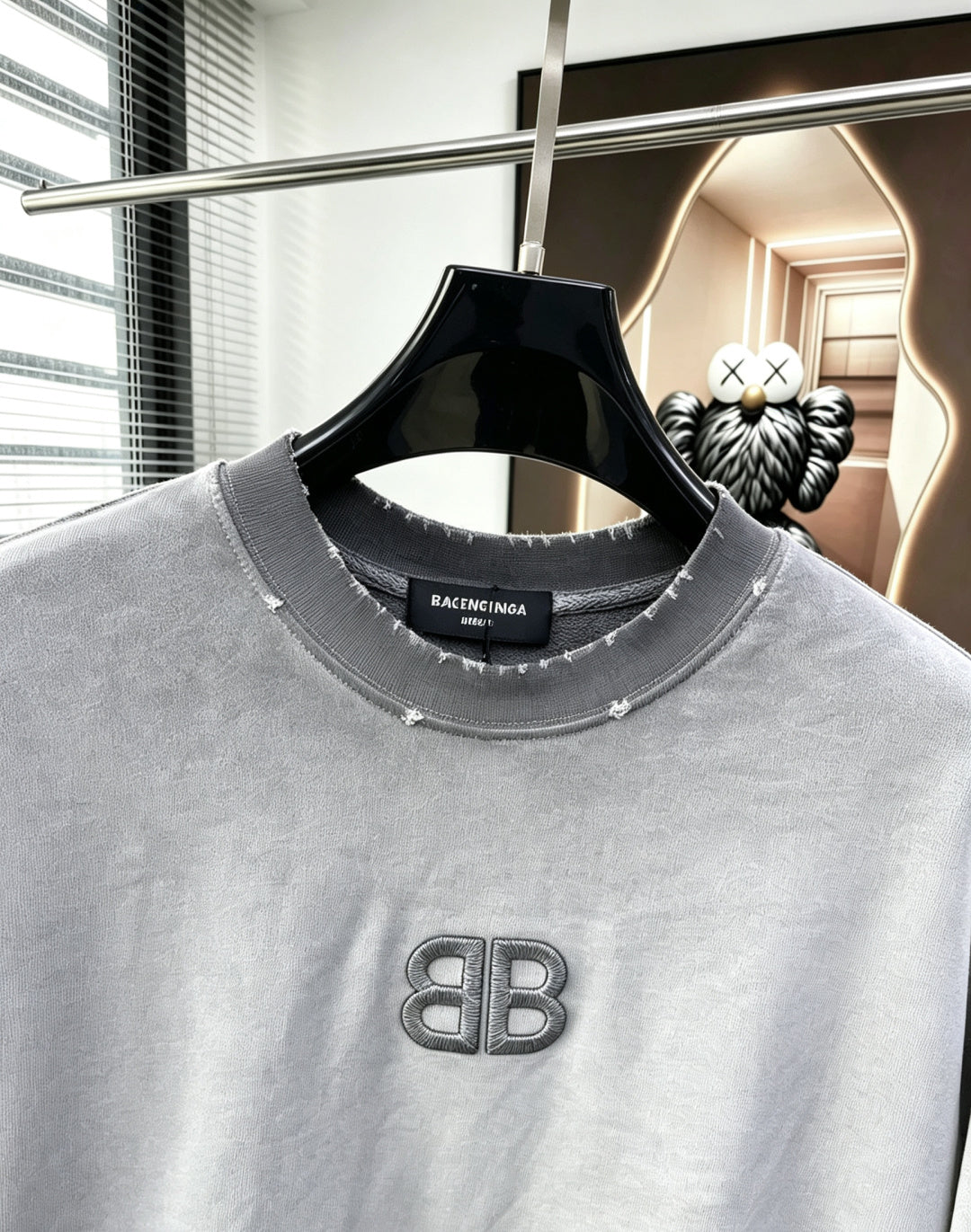 Classic Sweatshirt - 01