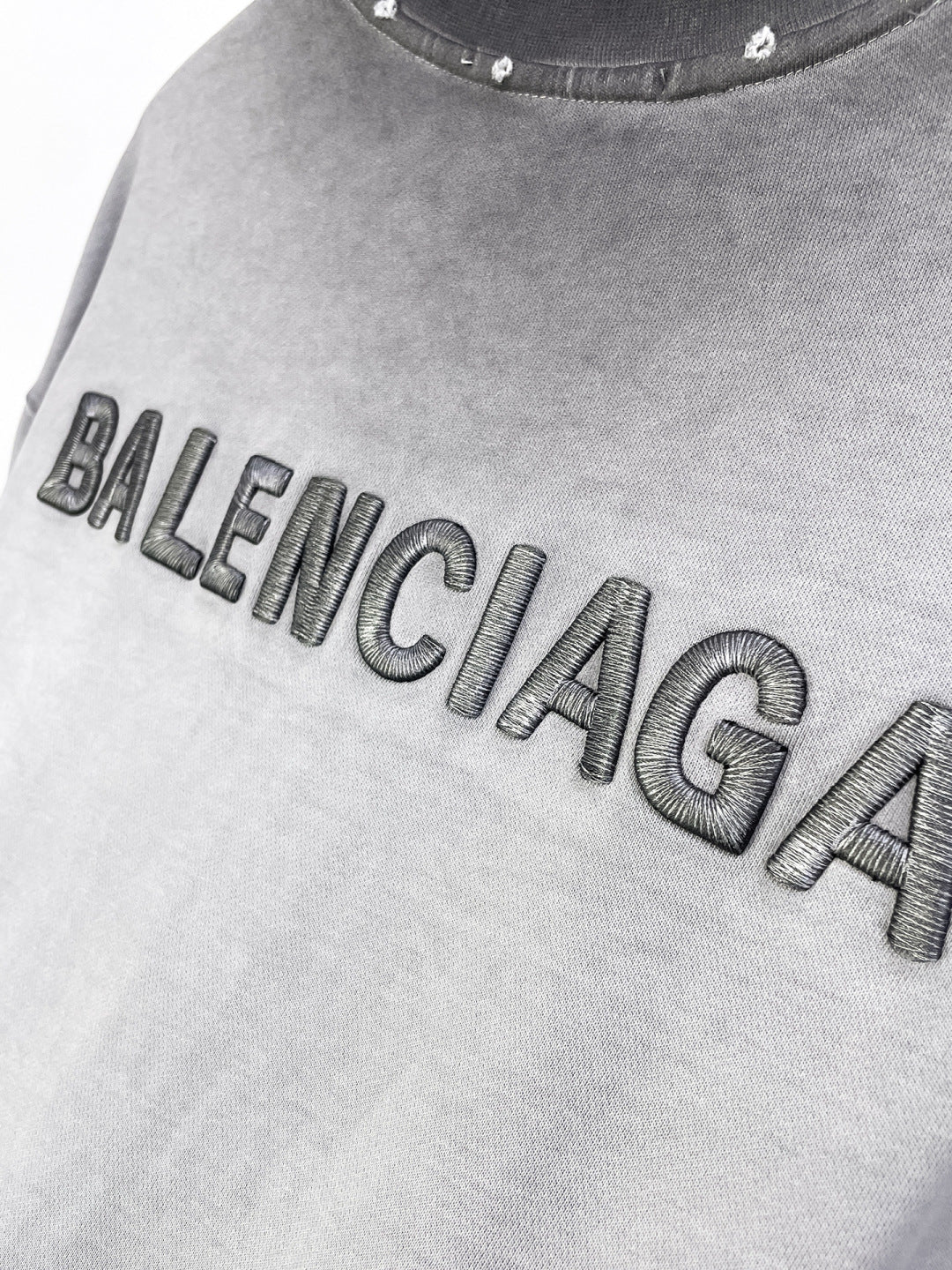 Classic Sweatshirt - 01