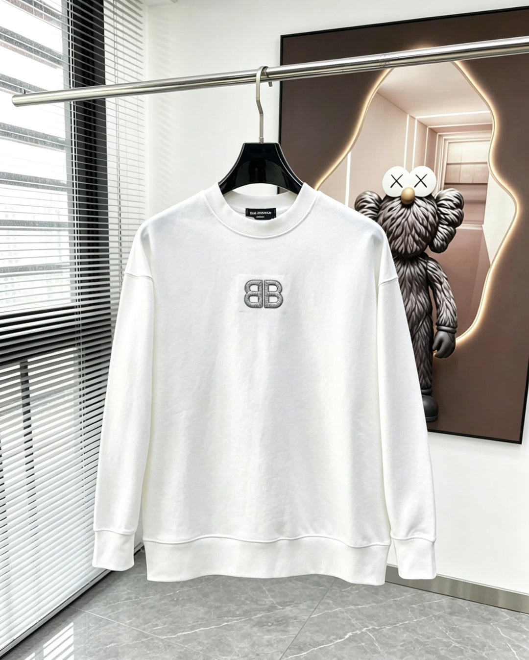 Classic Sweatshirt - 01