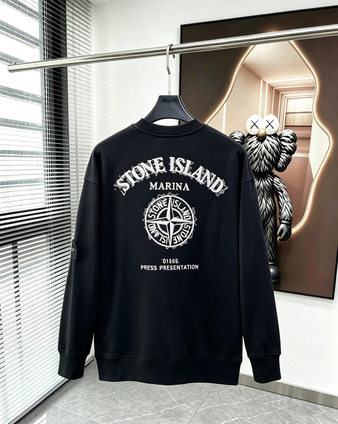 Classic Sweatshirt - 04