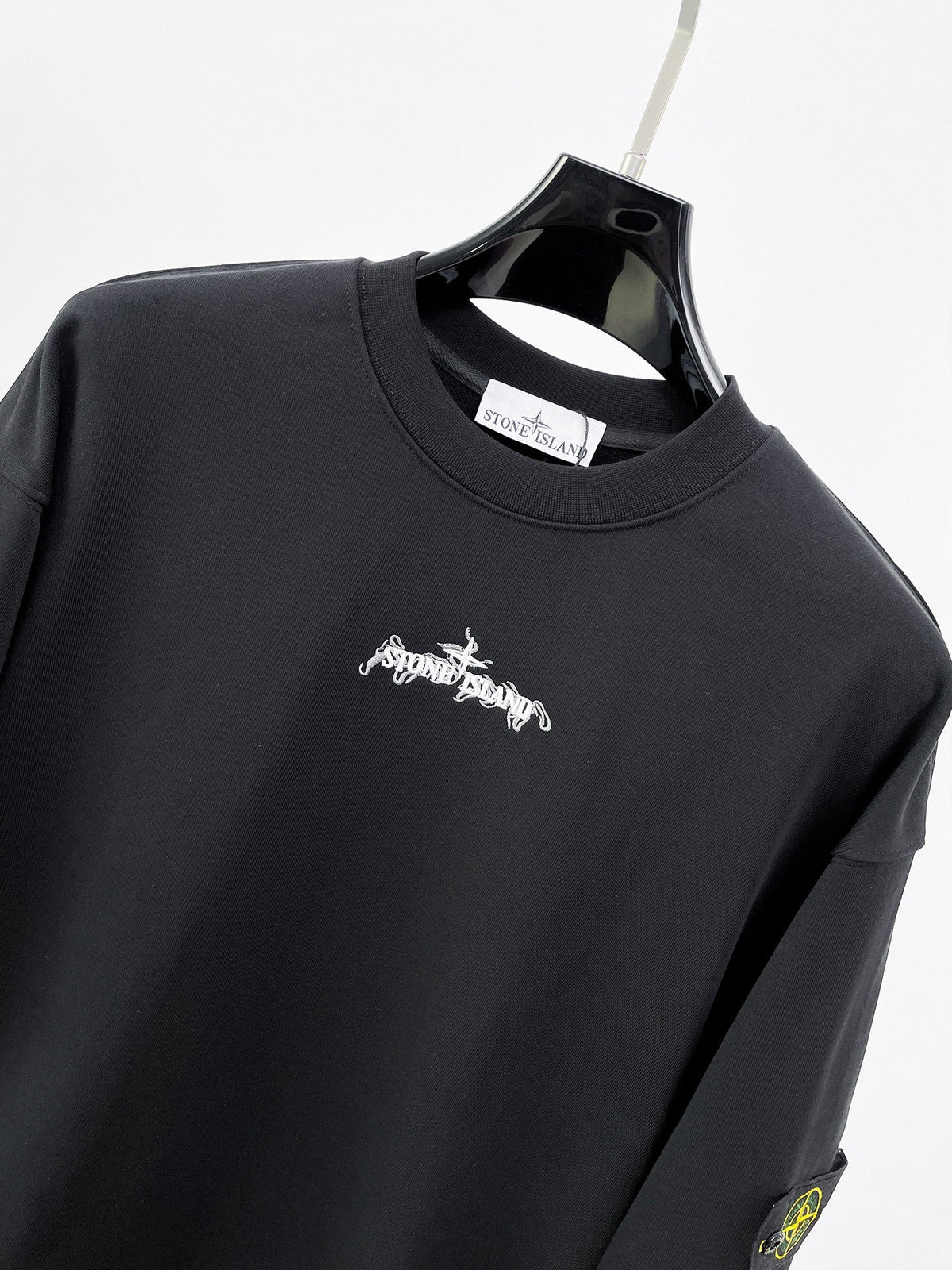 Classic Sweatshirt - 04
