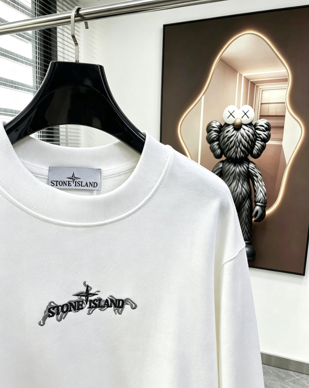 Classic Sweatshirt - 04