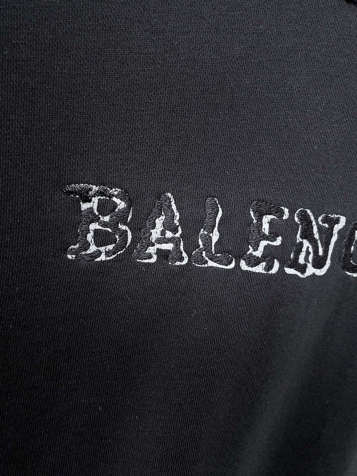Classic Sweatshirt - 05