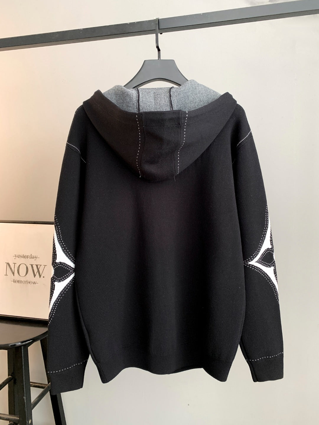 Classic Fit Hoodie-1105