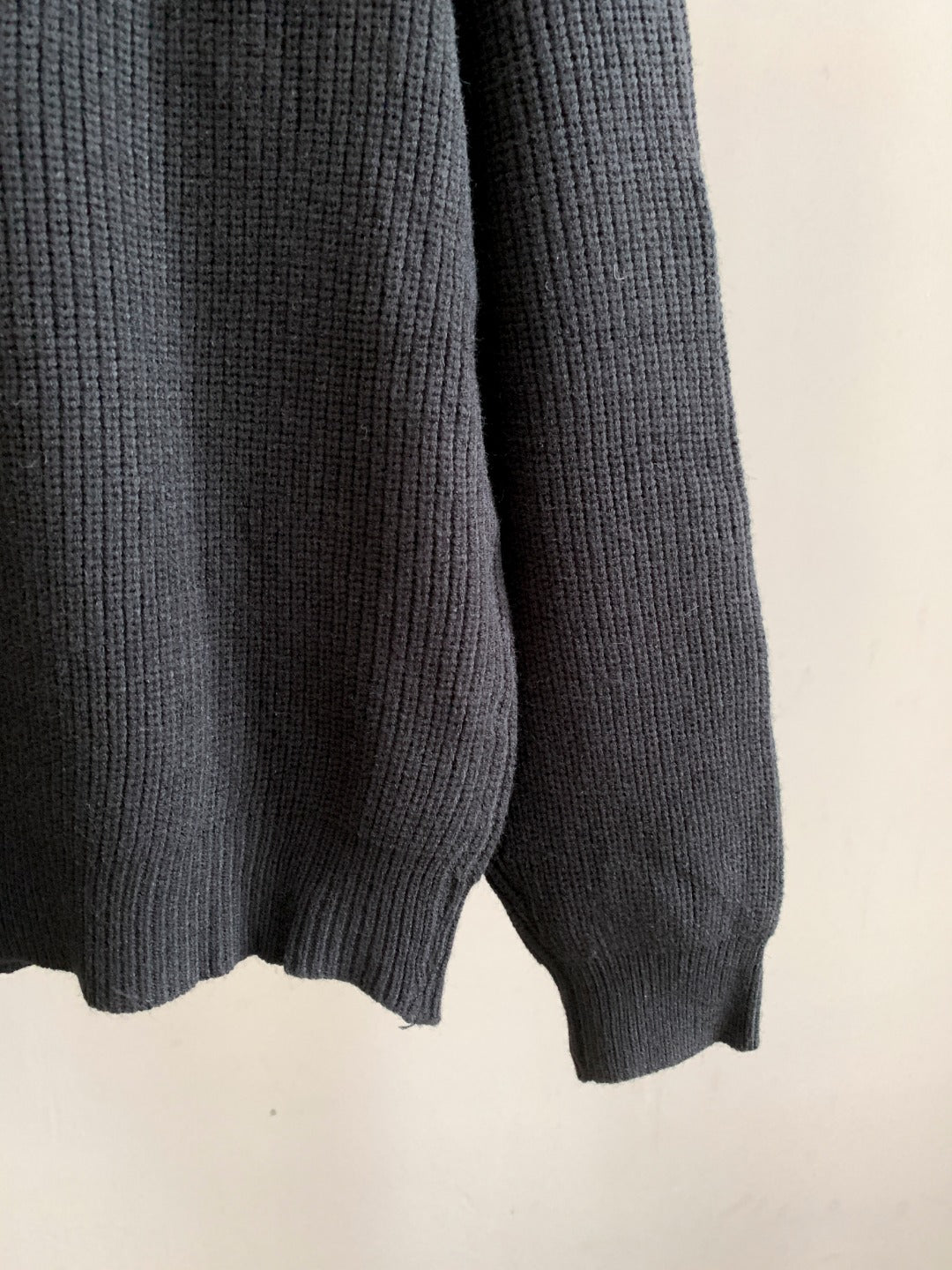 Classic Fit Hoodie-1104