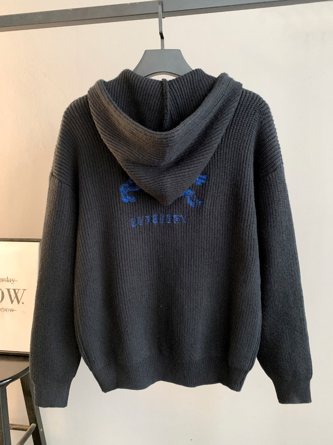 Classic Fit Hoodie-1102