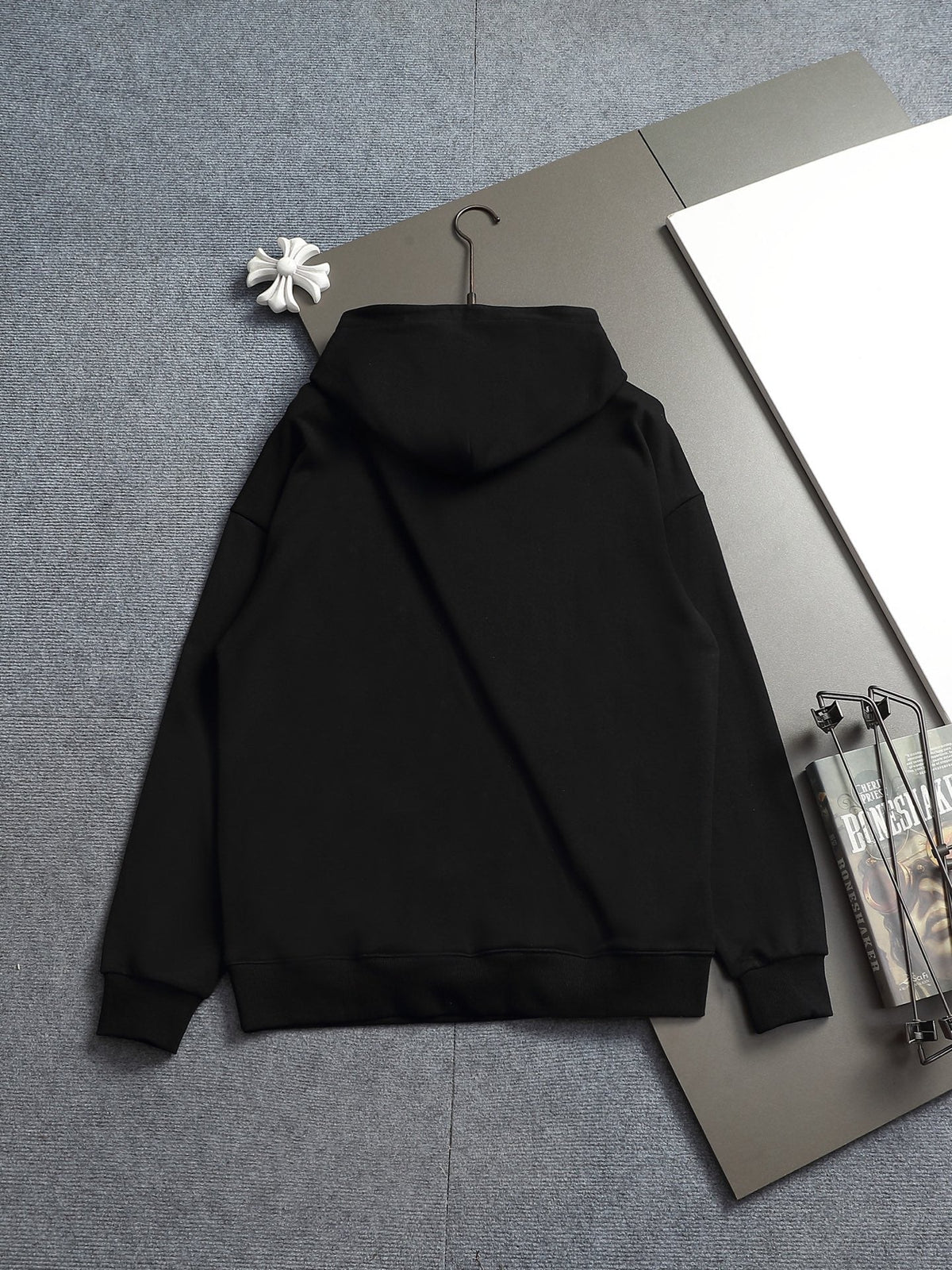 Classic Fit Hoodie-1108