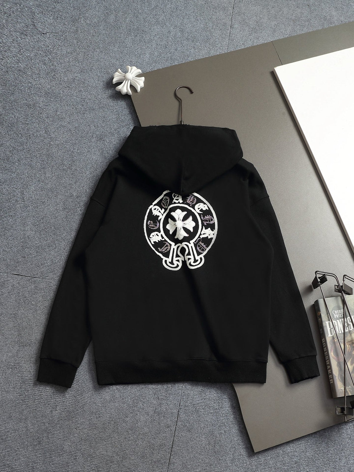 Classic Fit Hoodie-1118