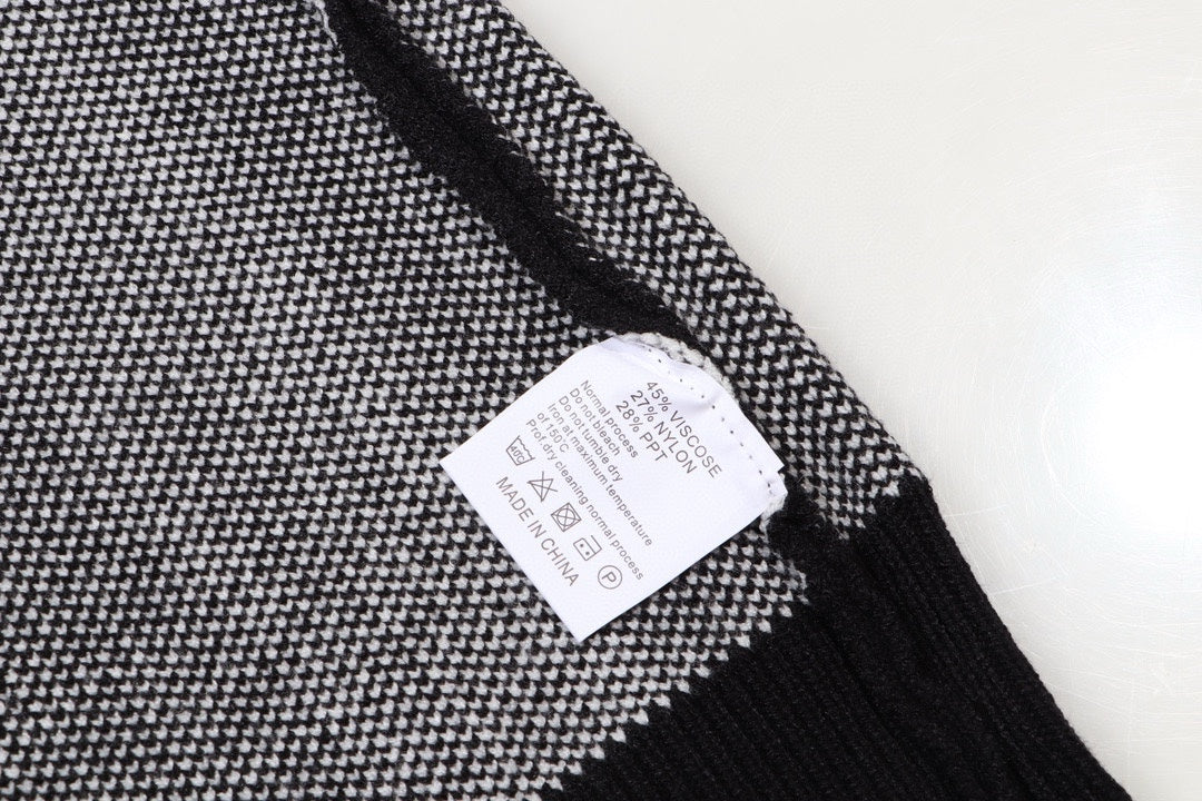 Classic Fashion Sweater-1395
