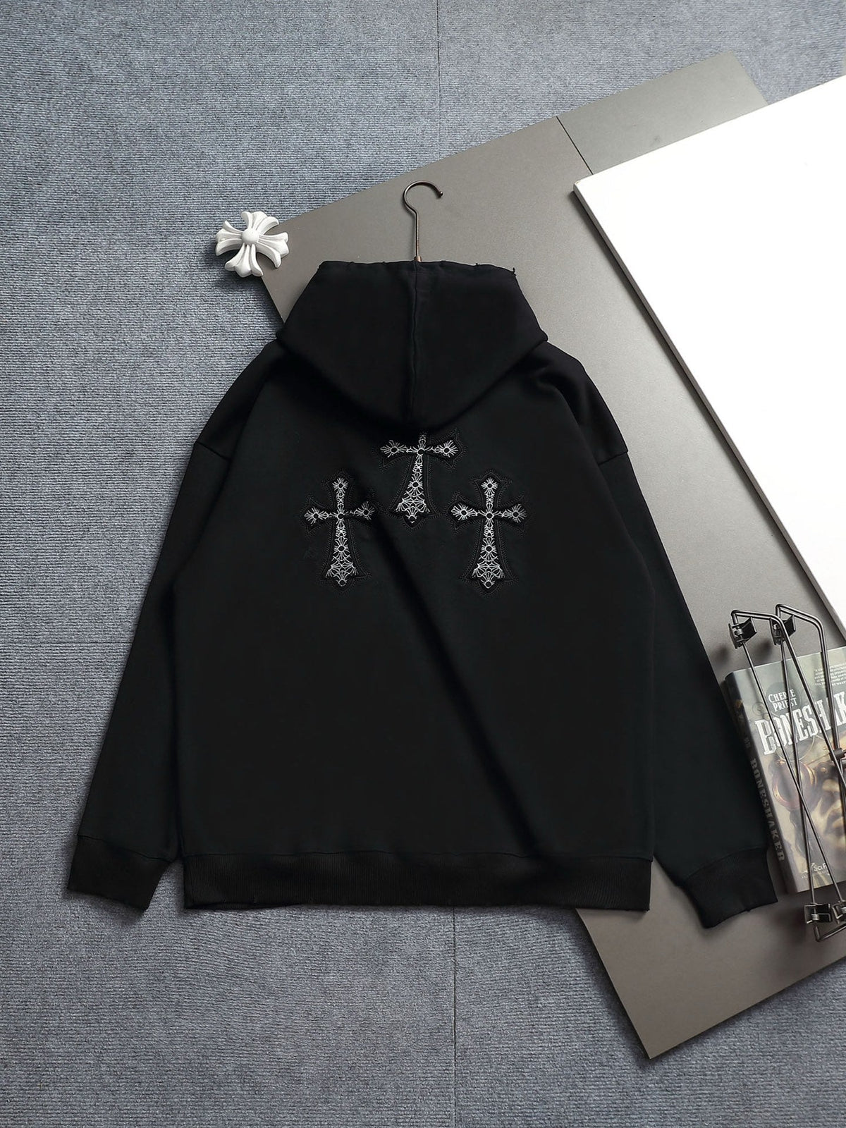 Classic Fit Hoodie-1128