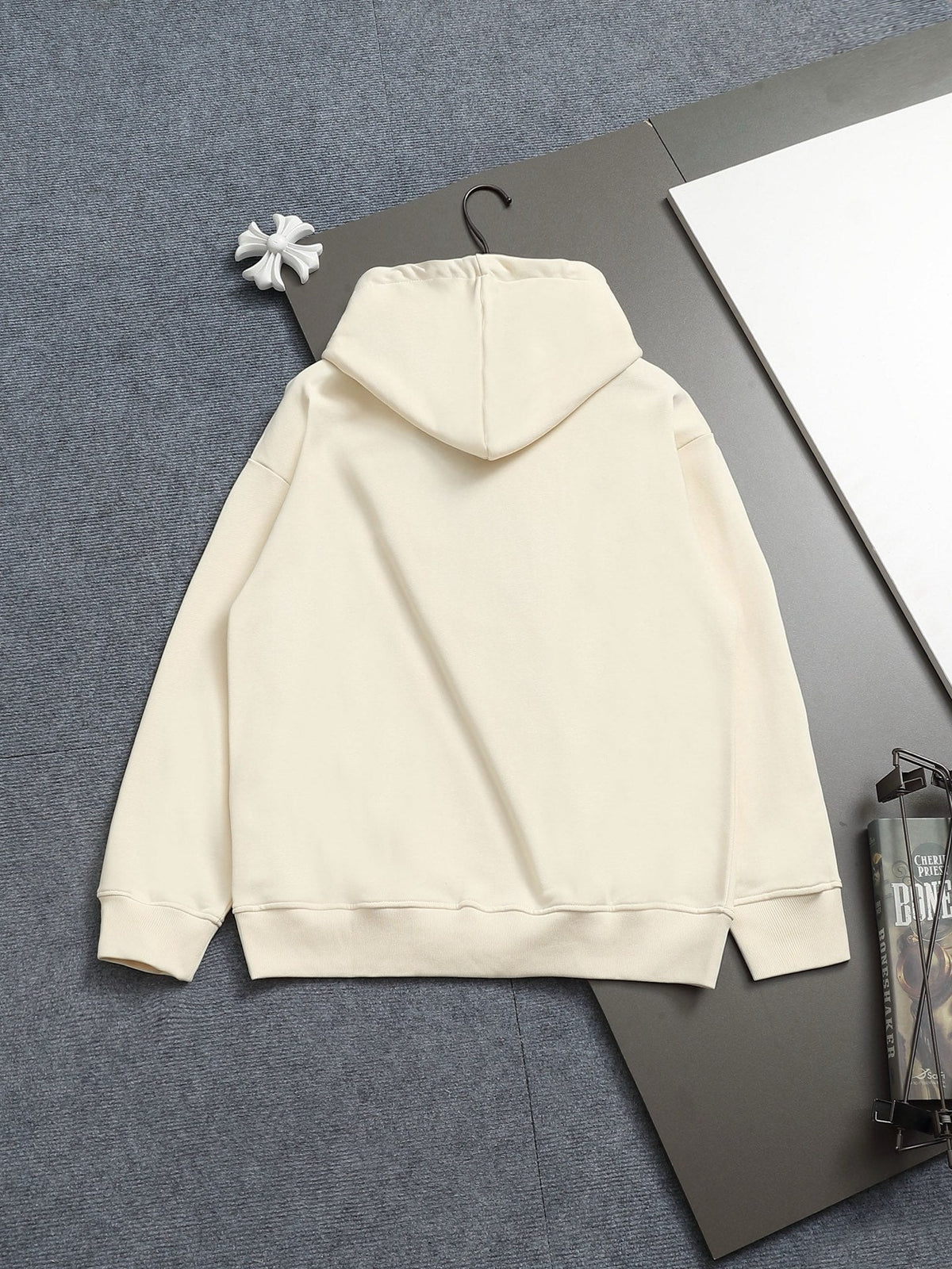 Classic Fit Hoodie-1135