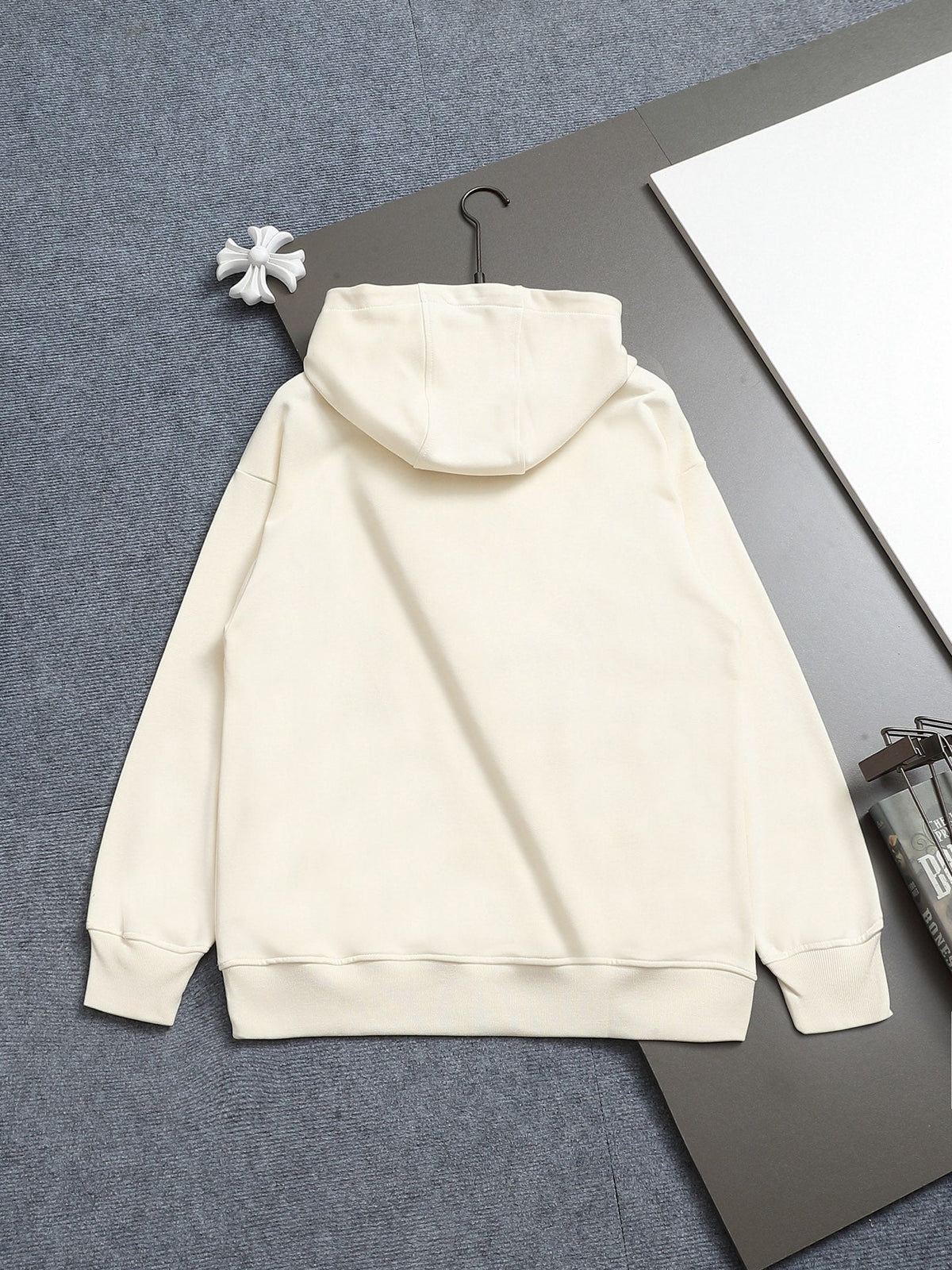 Classic Fit Hoodie-1140