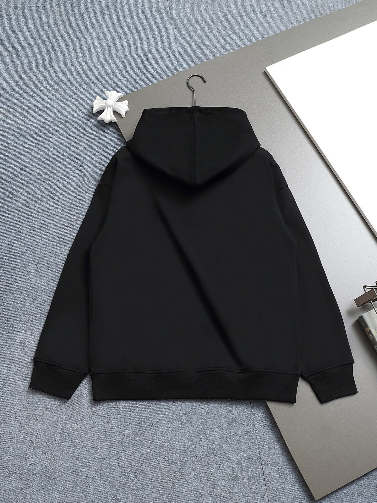Classic Fit Hoodie-1136