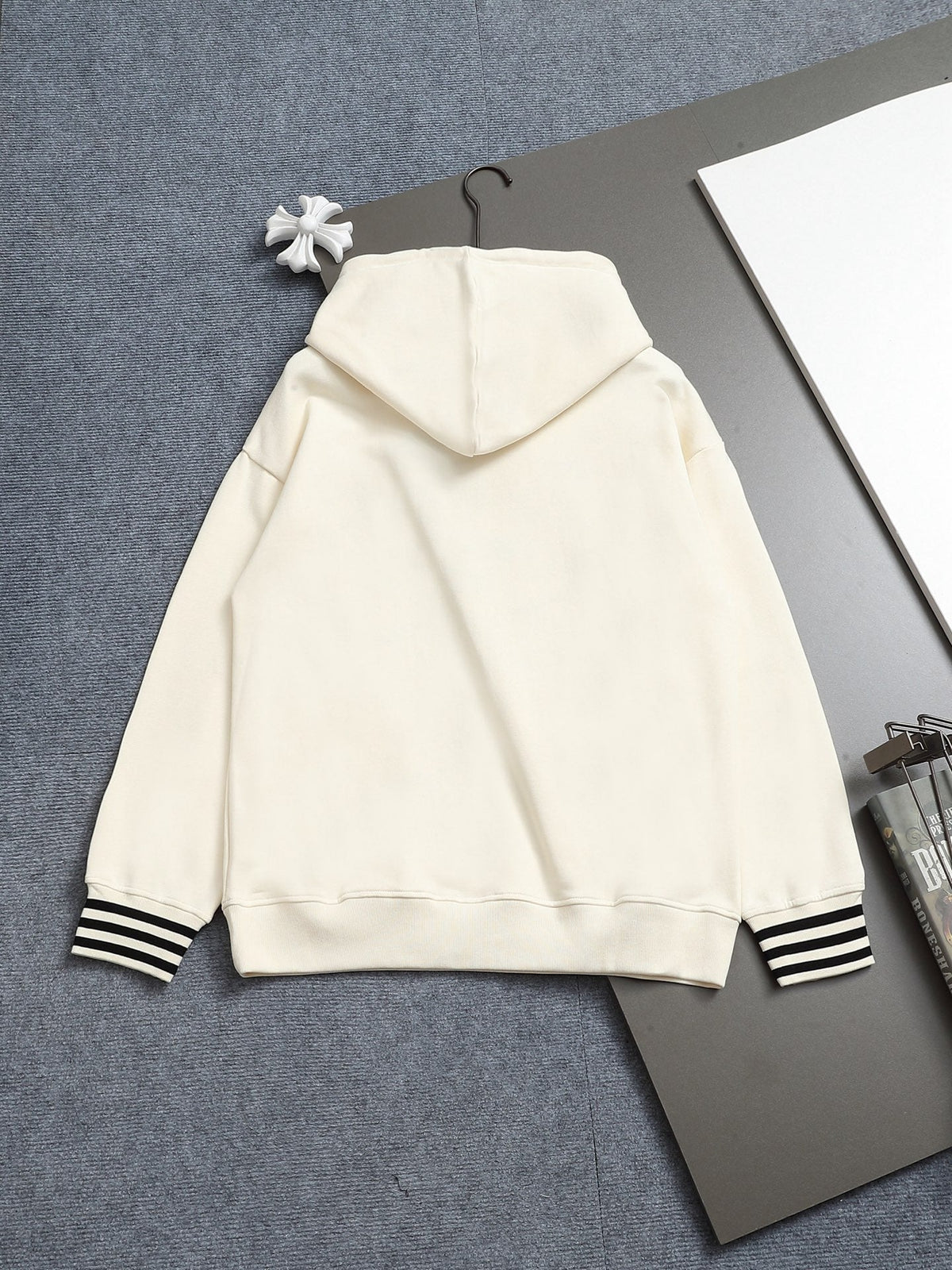Classic Fit Hoodie-1144