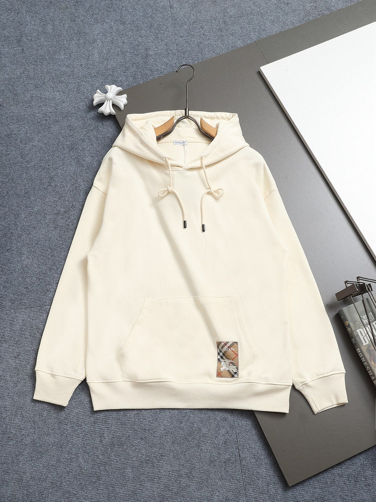 Classic Fit Hoodie-1145