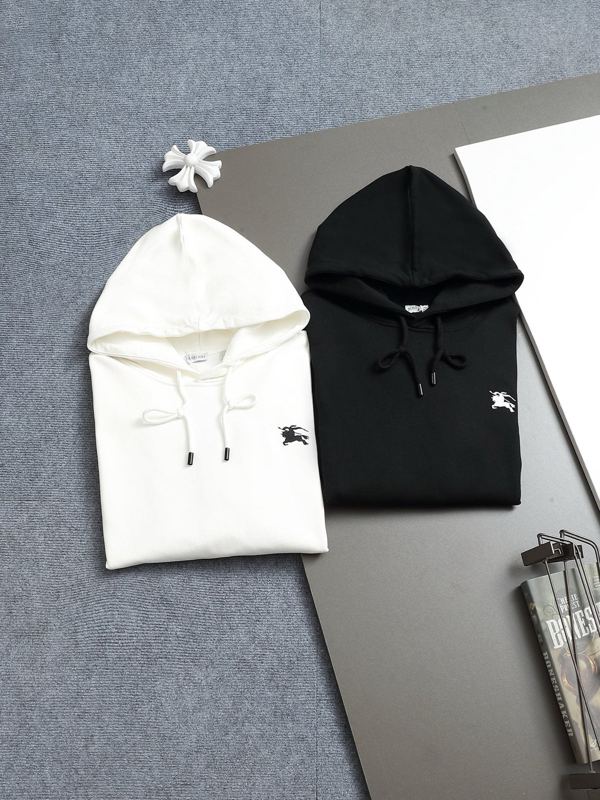 Classic Fit Hoodie-1147