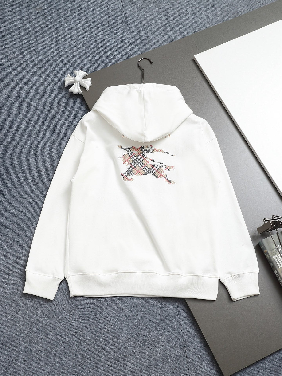 Classic Fit Hoodie-1148