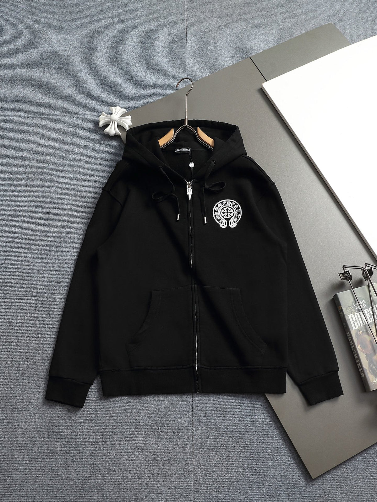 Classic Fit Hoodie-1159